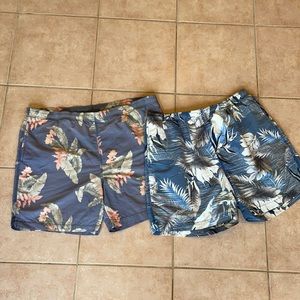 Tommy Bahama Board Shorts. Runs bigger than tag.